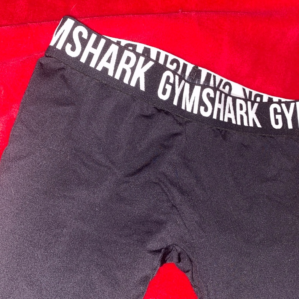 Black Gymshark leggings